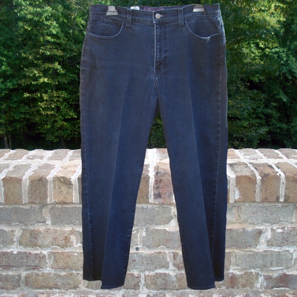 Not Your Daughter's Jeans (NYDJ) - Size 10