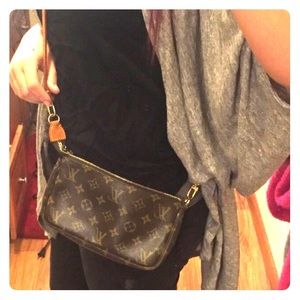Authentic Louis Vuitton cross body
