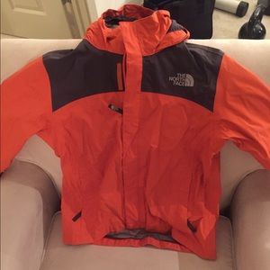 BOYS NORTH FACE JACKET