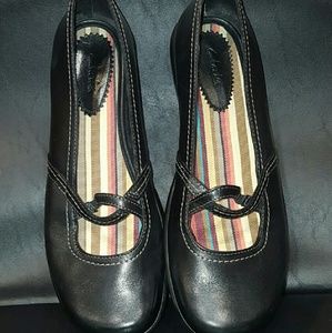 Clarks Mary Jane Flats NWOT