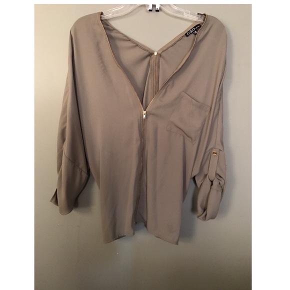 Cute Olive Green Top!