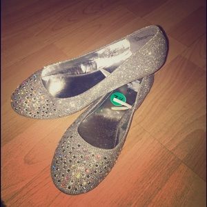 Size 7.5 women's sparkly flats