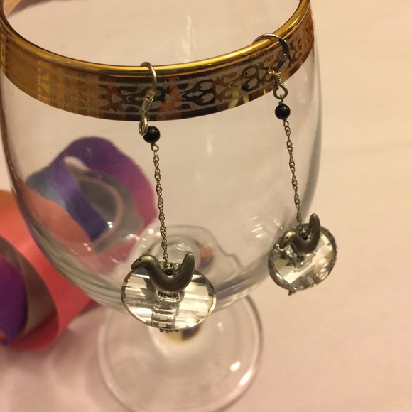 Adorable pair of sitting dock Sterl Silver Earring - Picture 1 of 4