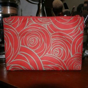 🎁FREE WITH PURCHASE🎁 Rose Makeup Bag