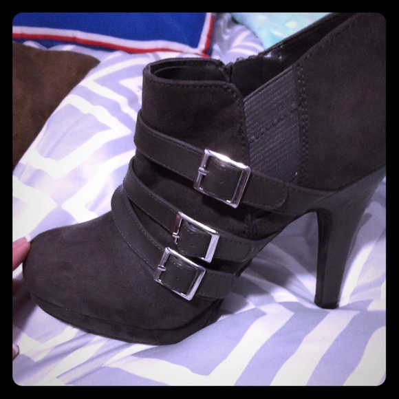 Fergalicious Booties Sz 7.5