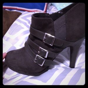 Fergalicious Booties Sz 7.5