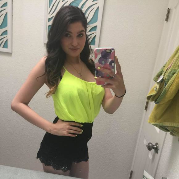 Meet your Posher, Sabrina - Picture 1 of 1