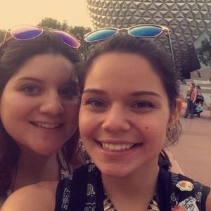 Meet your Posher, Sofia luz