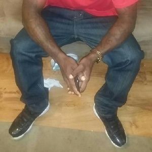 Meet your Posher, Deonta