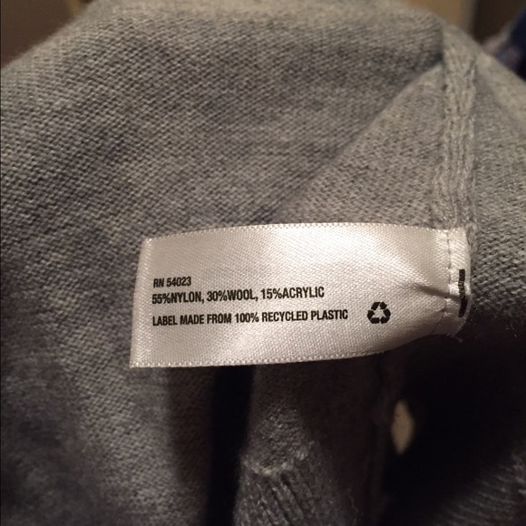 GAP Cardigan - Picture 4 of 4