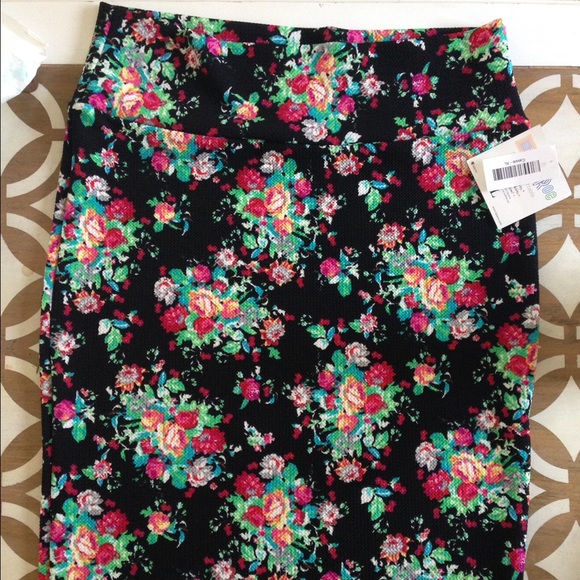LulaRoe Black Floral Cassie Skirt *NEW*