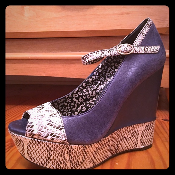Jessica Simpson Wedges
