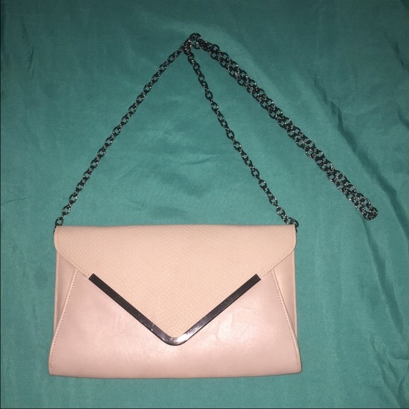BRAND NEW ALDO CLUTCH W/ CHAIN👛