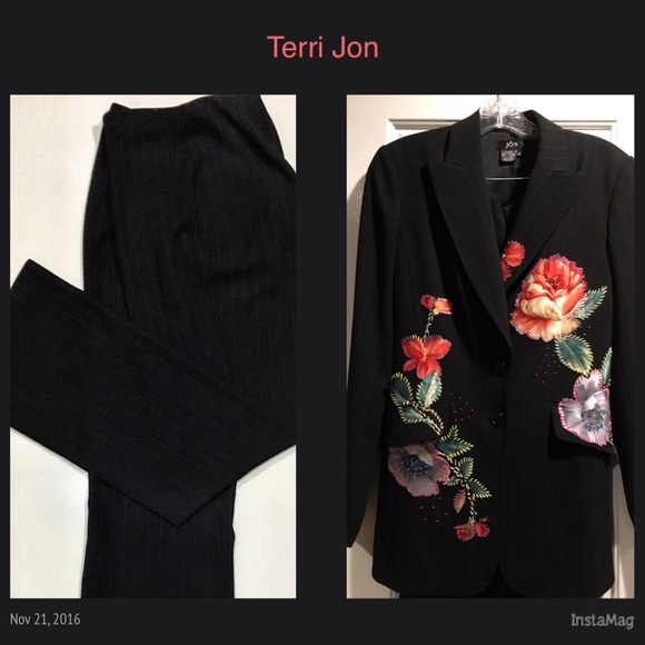 Vintage ❤️Designer Teri Jon Paint Suit