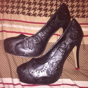 Black and Grey Iron Fist Skull heels