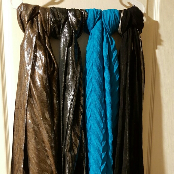 BUNDLE OF SCARVES - Picture 3 of 3