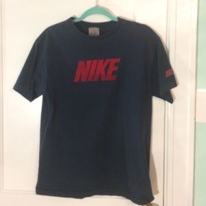 Men's Nike navy blue t-shirt