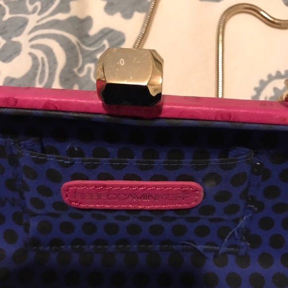 Hot pink clutch - Picture 3 of 4