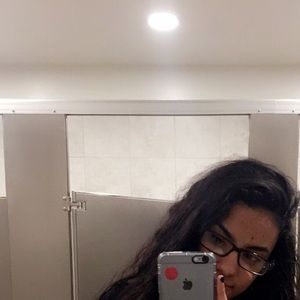 Meet your Posher, Aryam