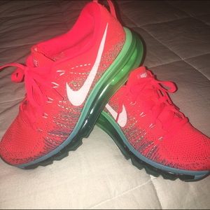BRAND NEW!!! RARE!!! Nike Flyknit Air Max - size 7