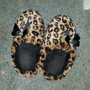 Perfect cheetah slippers