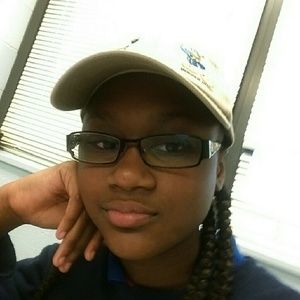 Meet your Posher, Ambria