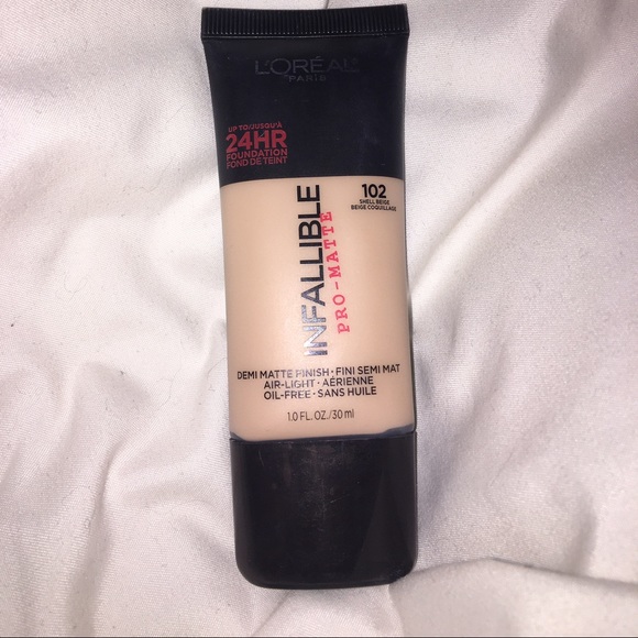L'Oréal infallible pro-Matte foundation shade 102