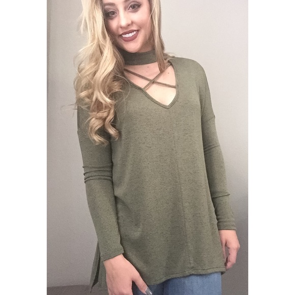 LAST Criss Cross Top - Picture 2 of 4