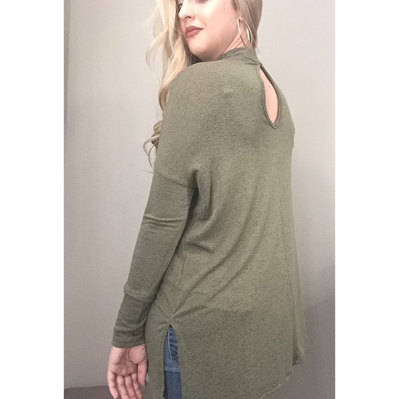 LAST Criss Cross Top - Picture 3 of 4