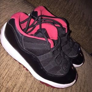 Jordan 11s size 9c