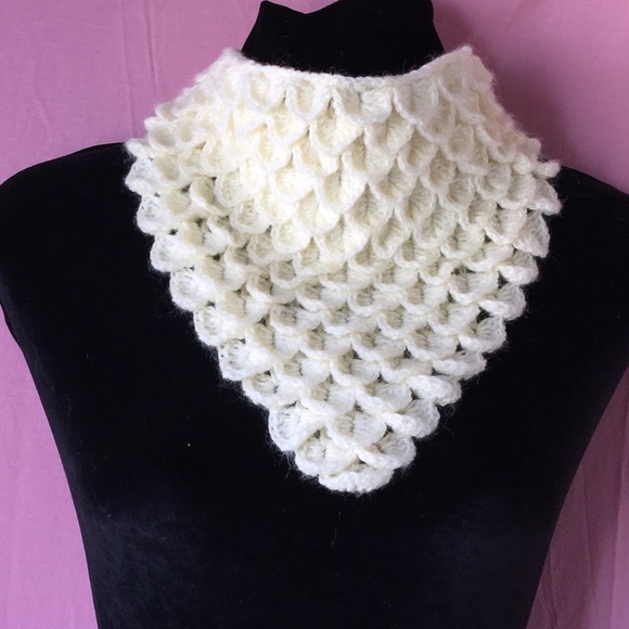 Crochet cowl