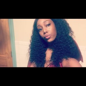 Meet your Posher, Denisha