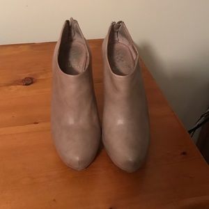 Vince Camuto Jerrell booties