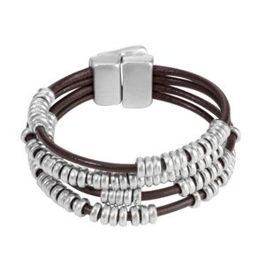 Uno de 50 with chasing bracelet