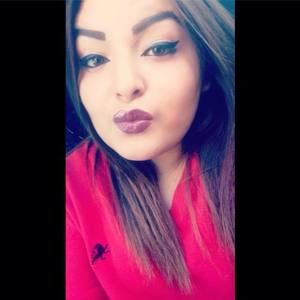 Meet your Posher, Adela