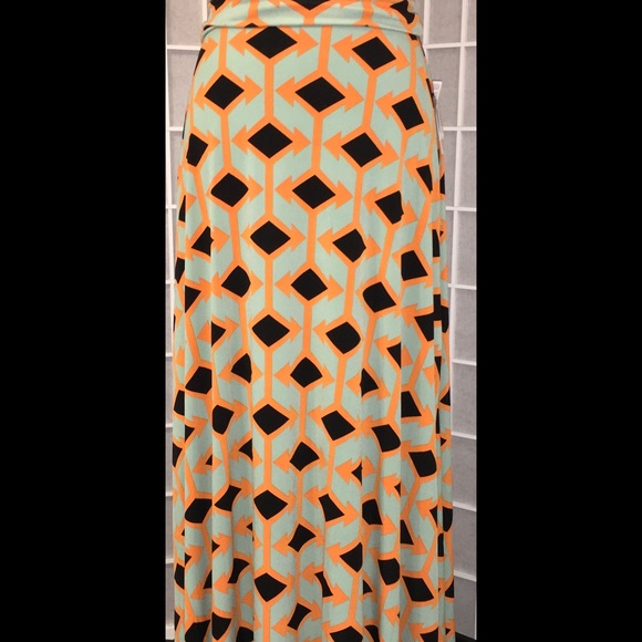 LulaRoe Maxi S