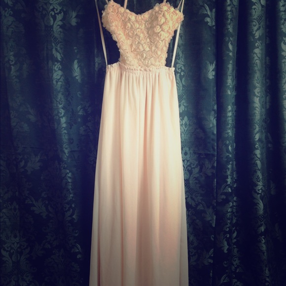 Lulu's Pastel Peach halter / backless dress