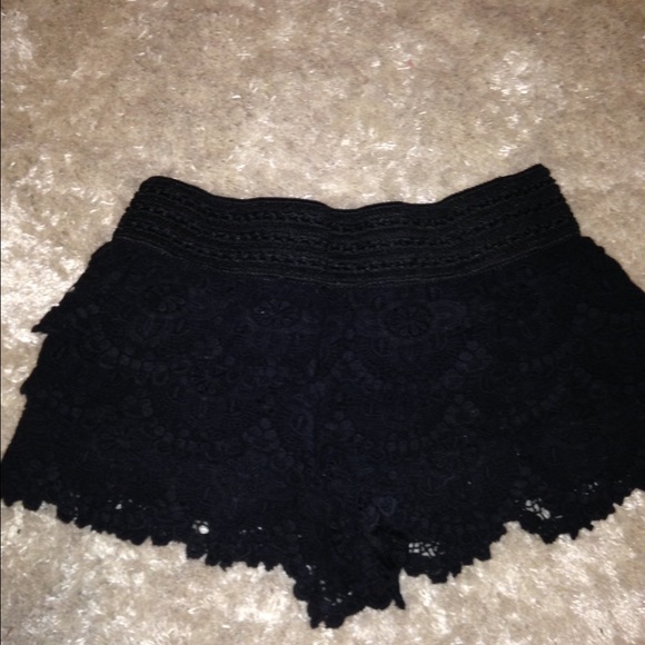 Black scallop shorts