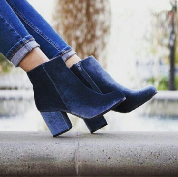 //Holiday Collection "16// Velvet blue ankle boots - Picture 4 of 4