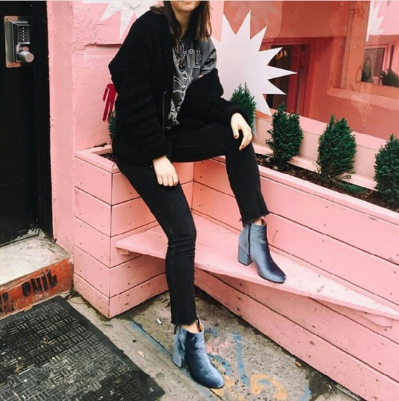 //Holiday Collection "16// Velvet blue ankle boots - Picture 2 of 4