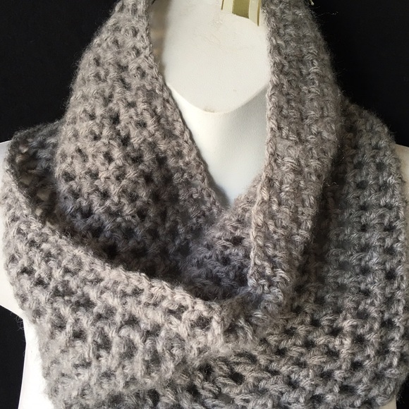 Grey twisted cowl
