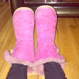 Women's size 7 children's size 5 hot pink UGGS