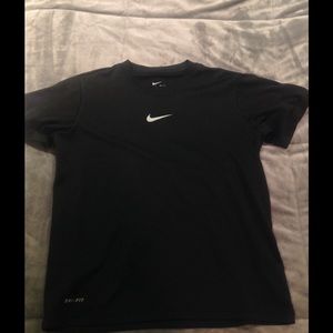 Black kids nike dry fit t shirt