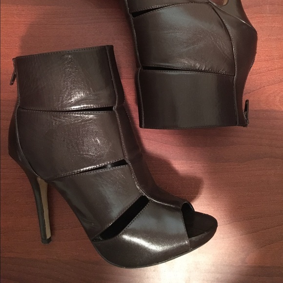 Report ankle booties