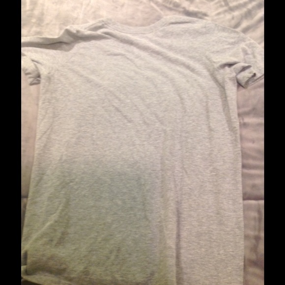 A  Nike  kids another day another bucket T-shirt - Picture 2 of 2