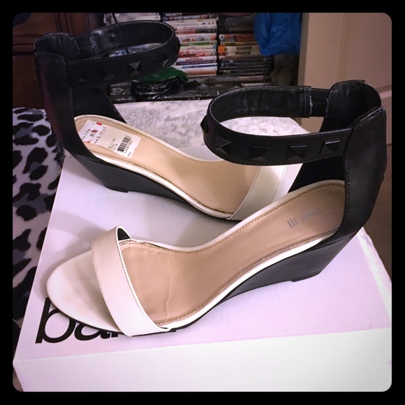 New Bar lll sandals size 10