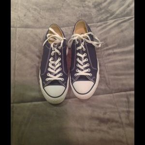 Classic blue Converse for men in perfect condition