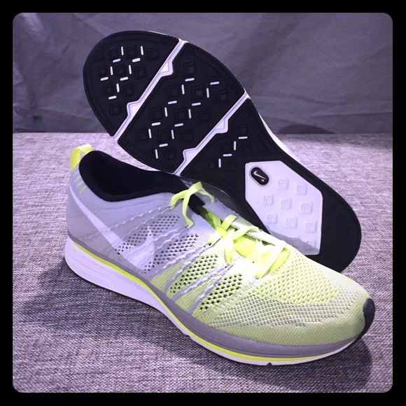 Nike Flyknit - Neon - Grey - Picture 1 of 4