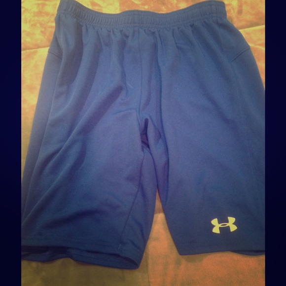 Blue kids under armor shorts - Picture 1 of 2