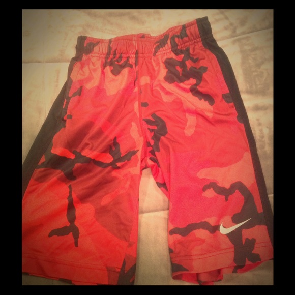 Nike dry fit lava patterned boys shorts - Picture 1 of 2